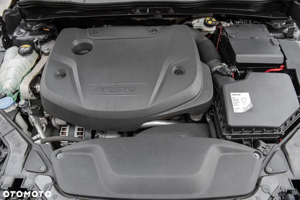 Volvo V40 D3 Geartronic RDesign - 39