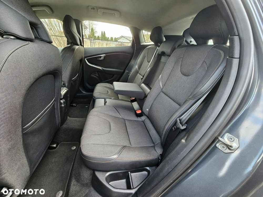 Volvo V40 Cross Country D2 Momentum - 18