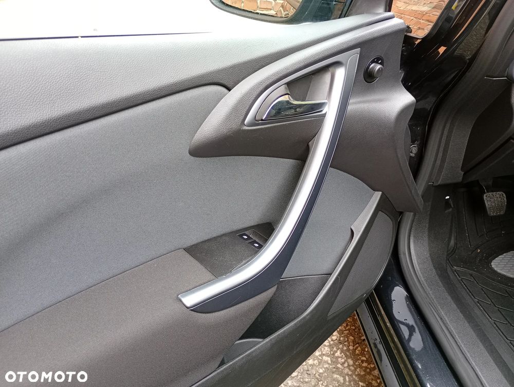 Opel Astra 1.4 Turbo - 29