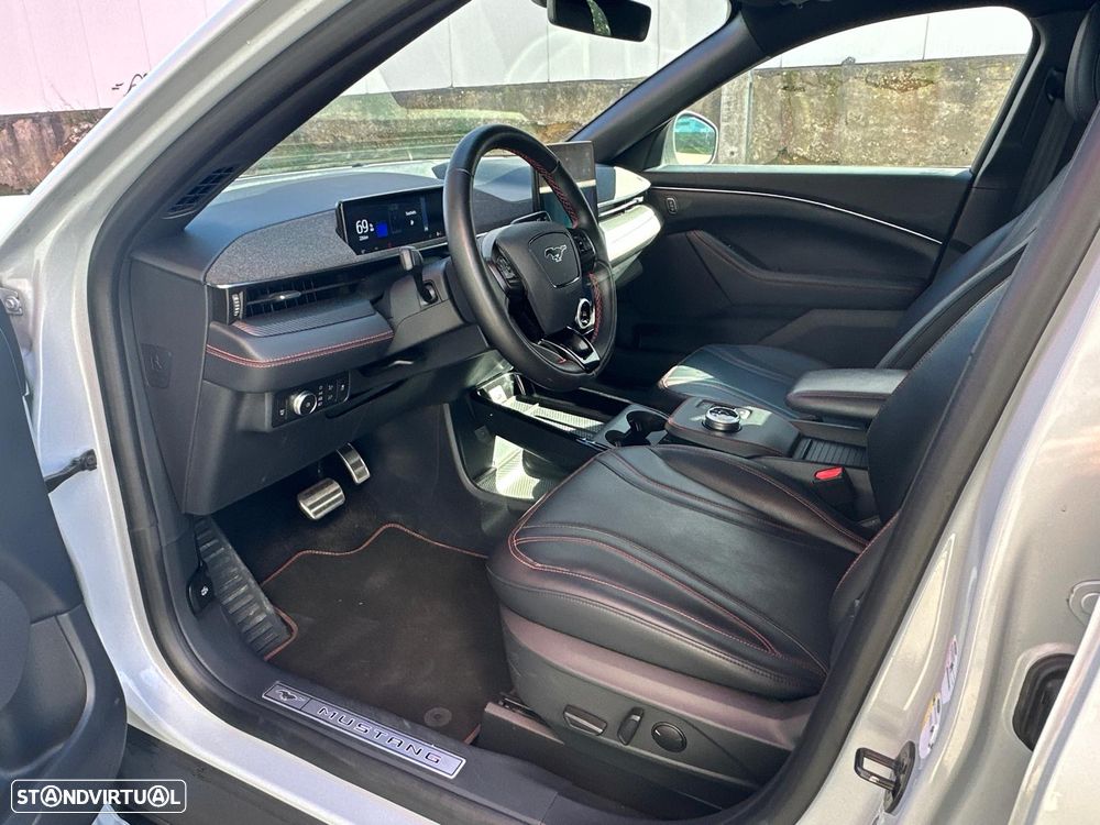 Ford Mustang Mach-E AWD PREMIUM - 19