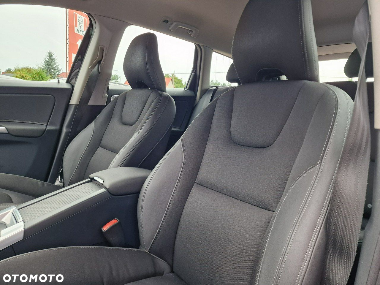 Volvo XC 60 D4 Geartronic Momentum - 18
