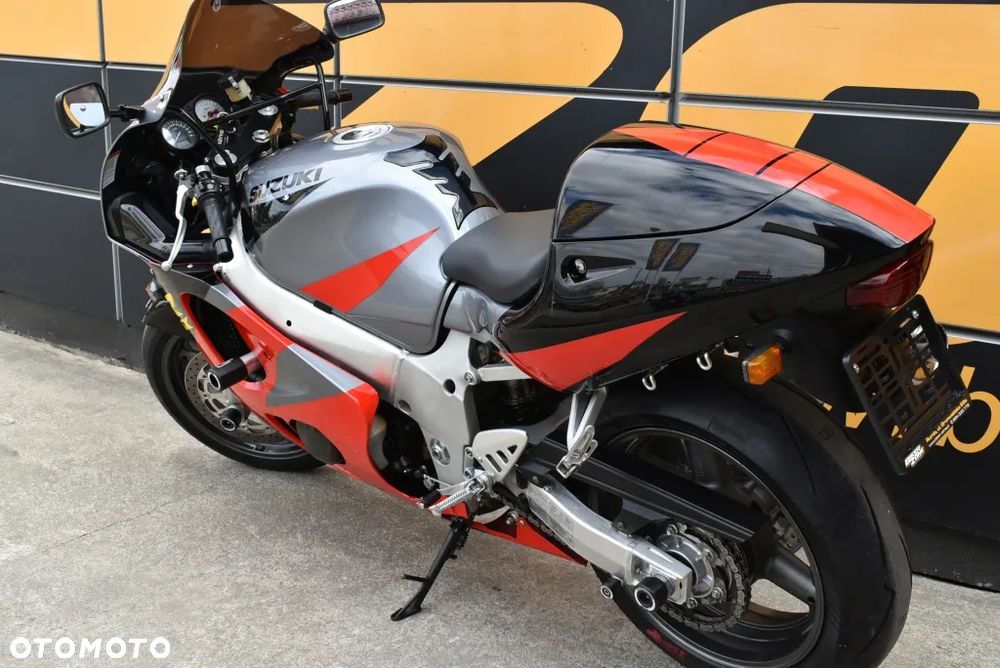 Suzuki GSX-R - 15