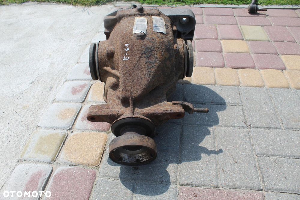 DYFERENCJAŁ DYFER TYL BMW E61 3.0D 2,56 7542512 - 3