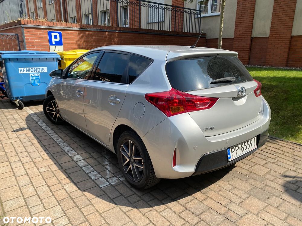 Toyota Auris 2.0 D-4D Comfort - 2
