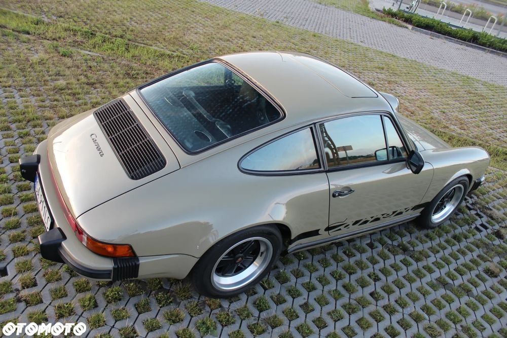 Porsche 911 Carrera 2 - 5