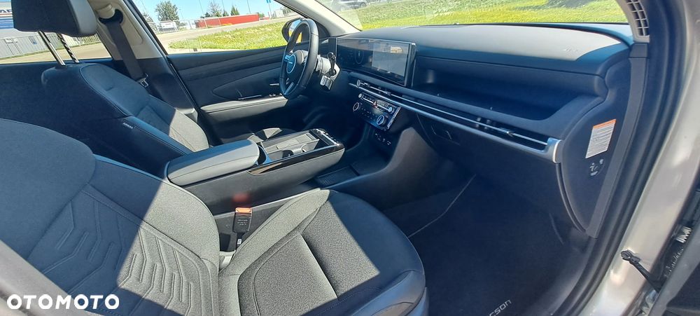 Hyundai Tucson 1.6 T-GDi HEV Executive 2WD - 28