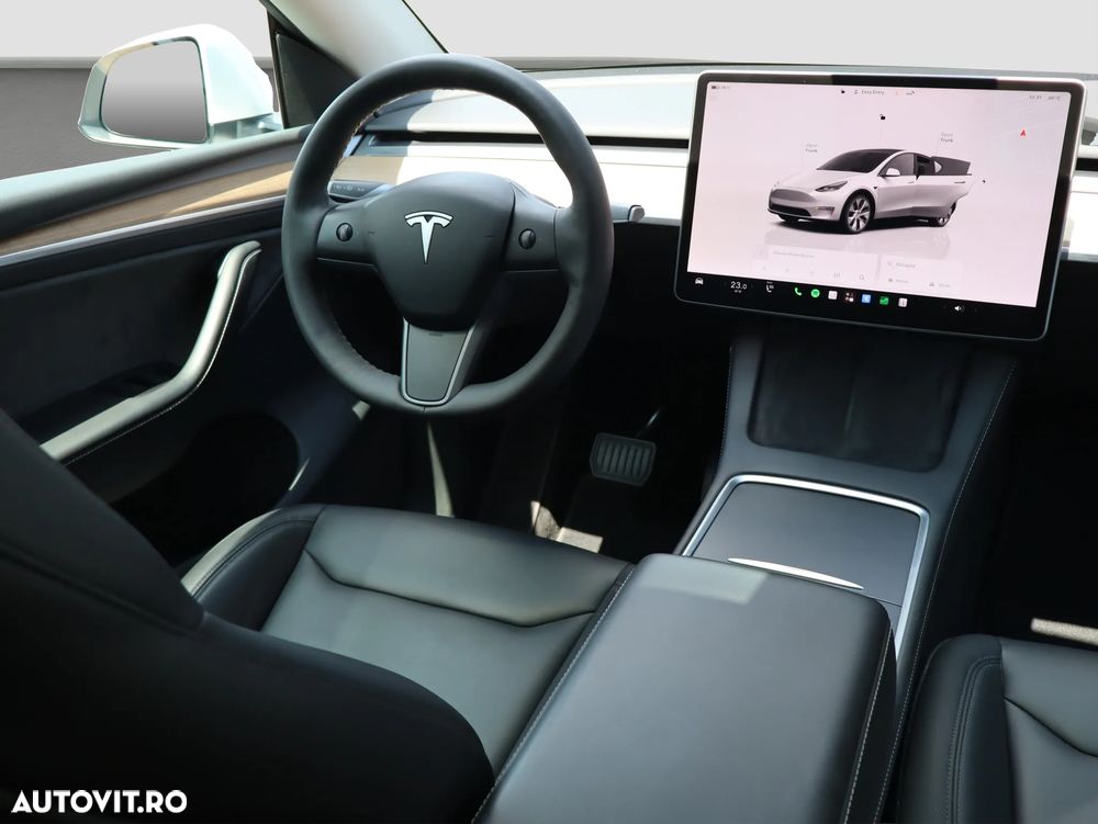 Tesla Model Y Long Range Dual Motor AWD - 12