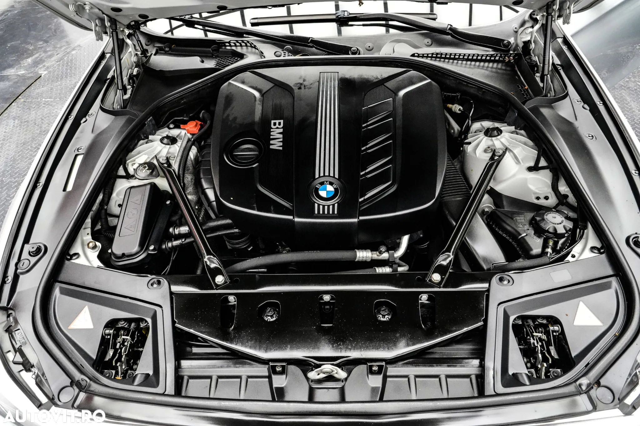 BMW Seria 5 520d Touring - 22