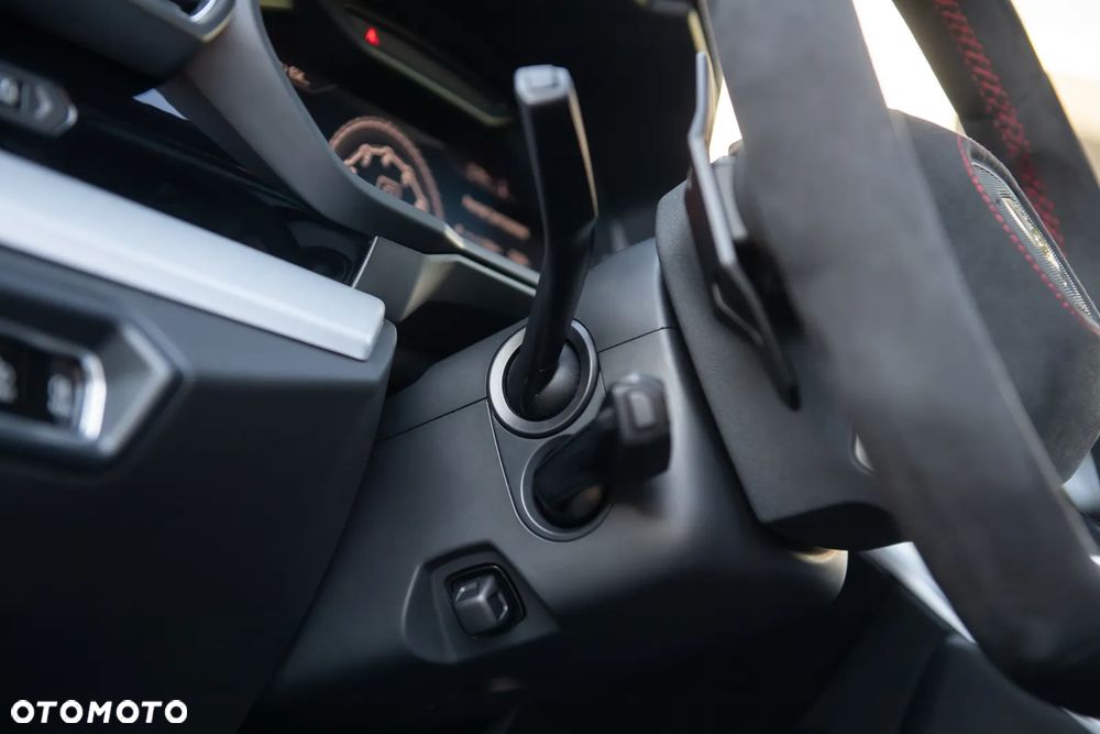 Lamborghini Urus Standard - 16