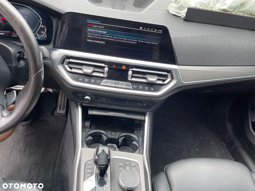 BMW Seria 3 330e M Sport sport - 11