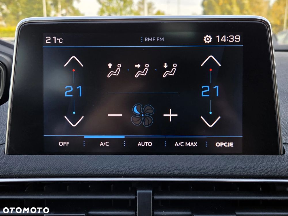 Peugeot 3008 1.2 PureTech Allure S&S EAT8 - 23