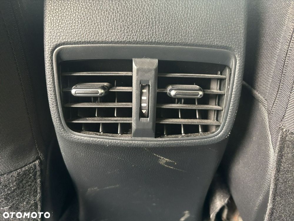 Toyota Corolla - 24