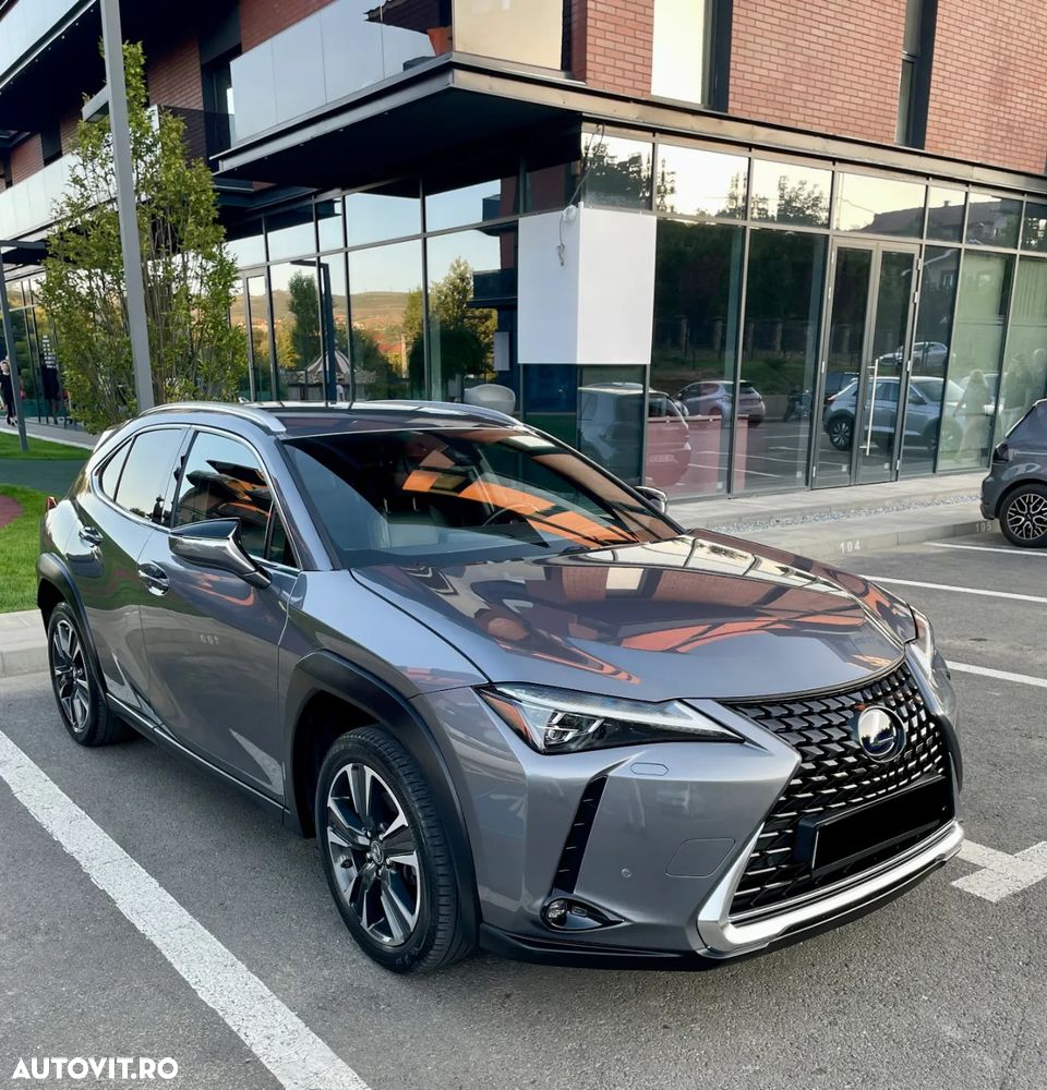Lexus UX - 3