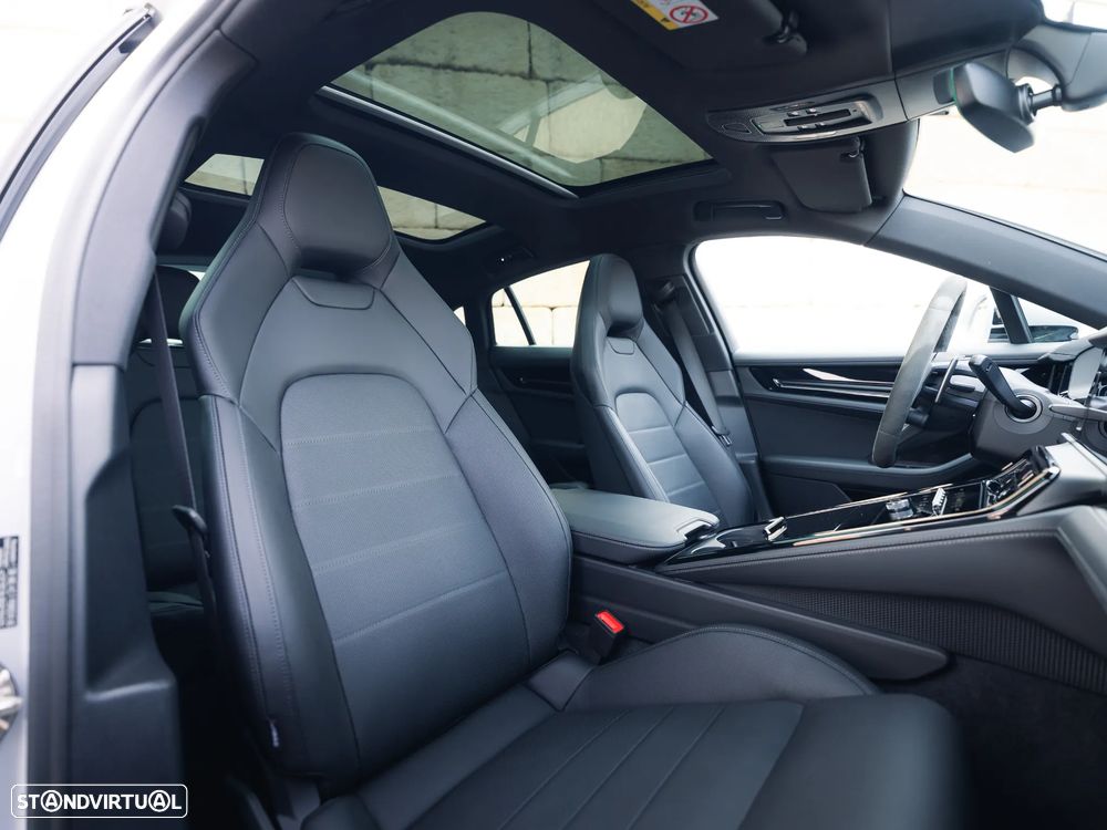 Porsche Panamera 4 E-Hybrid - 15