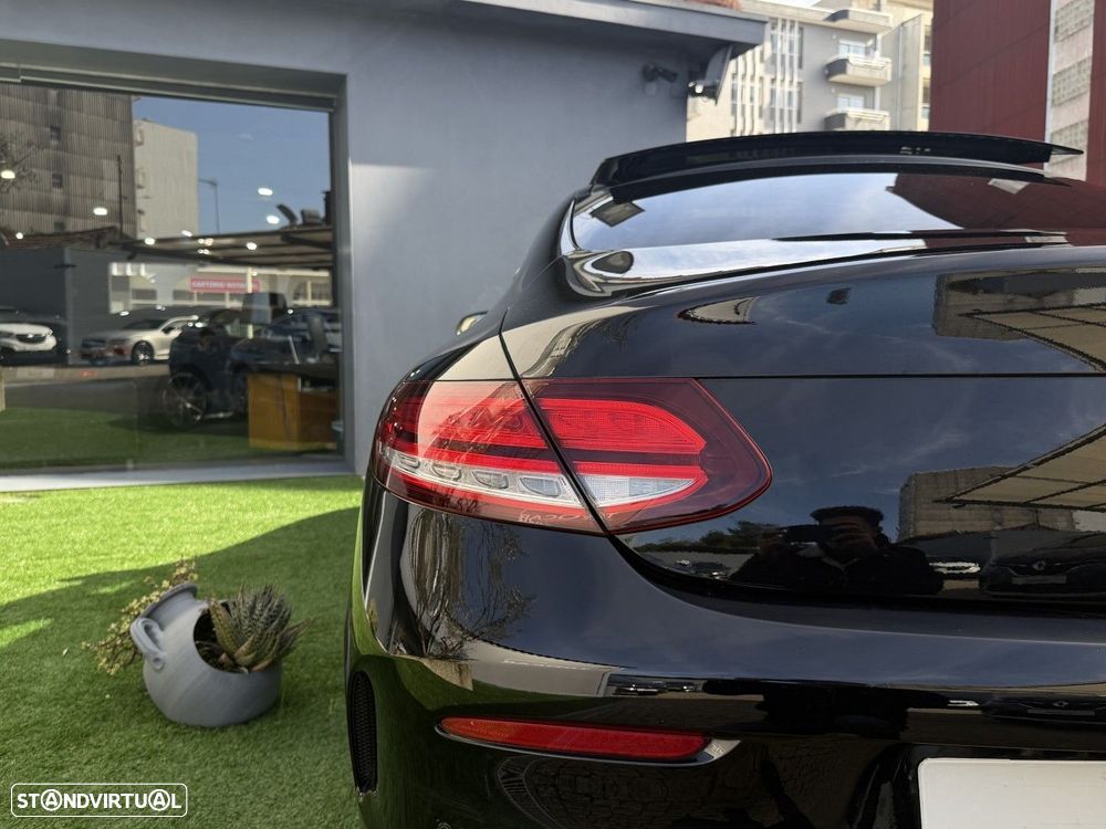 Mercedes-Benz C 180 9G-TRONIC AMG Line - 12