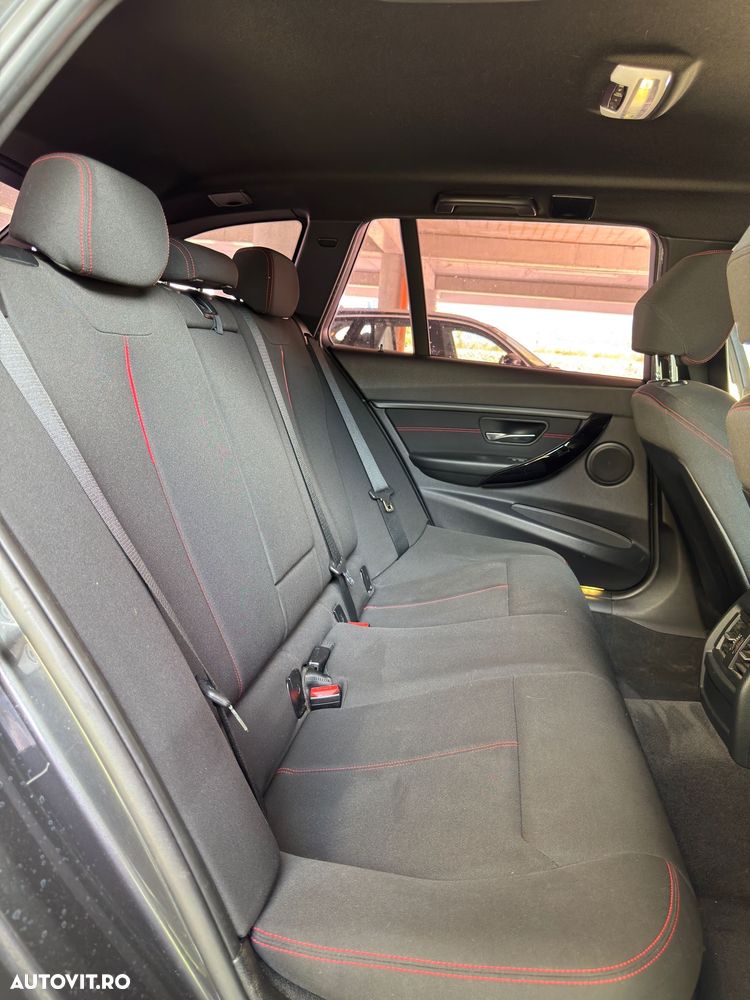 BMW Seria 3 320d Touring - 16
