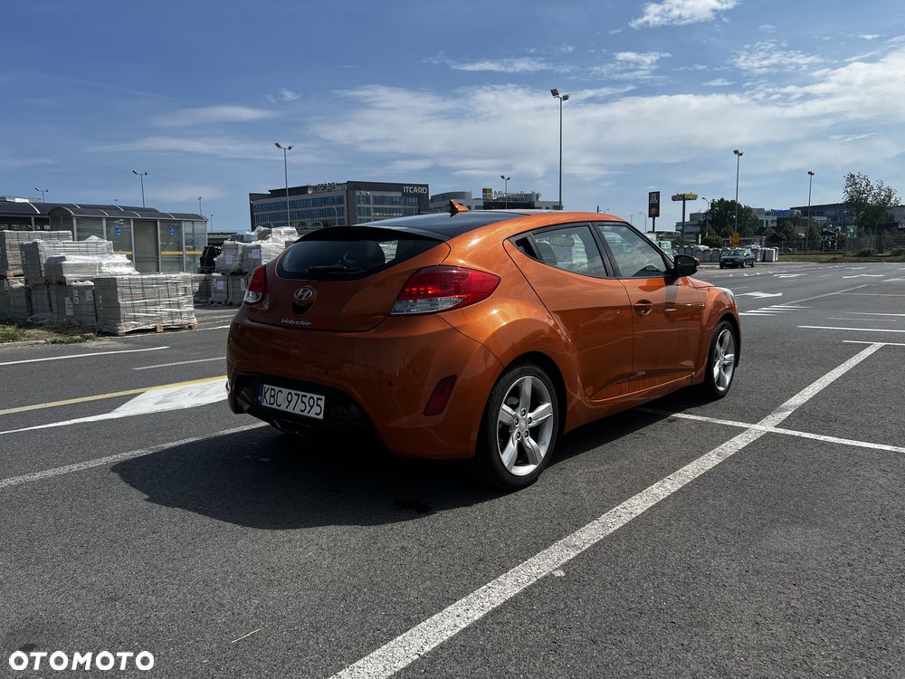 Hyundai Veloster 1.6 GDI Comfort - 8