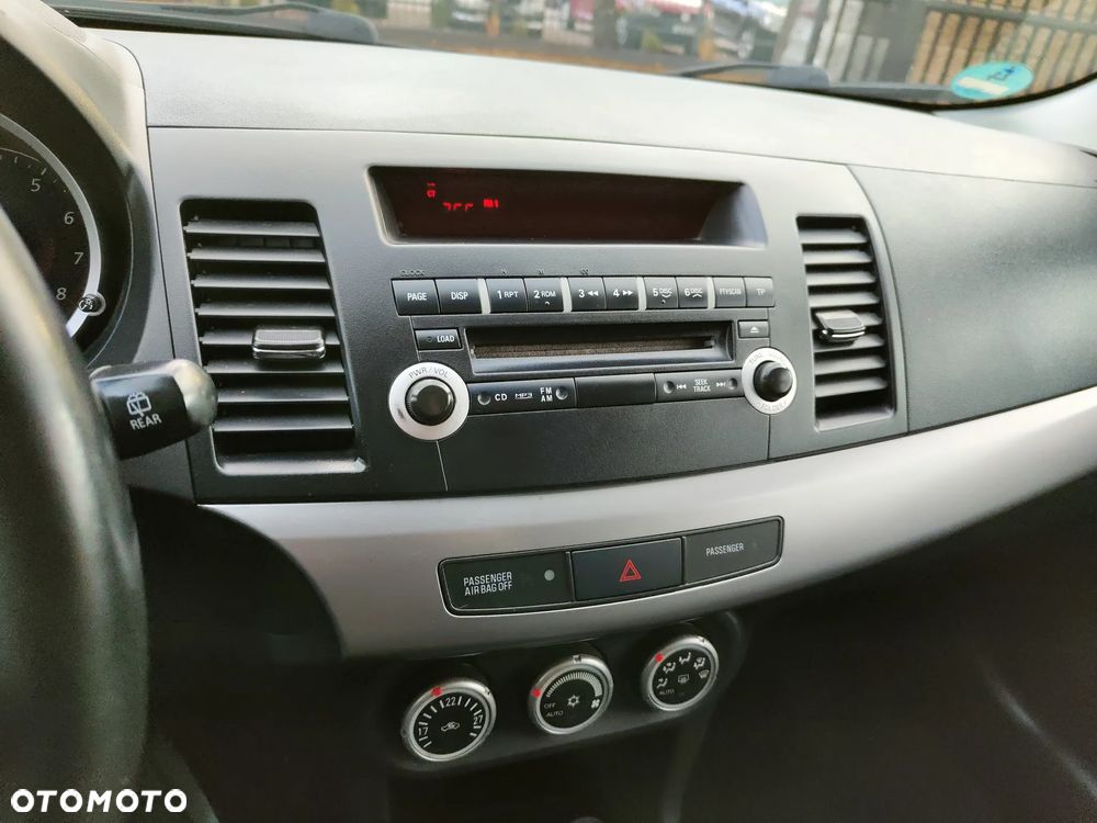 Mitsubishi Lancer 1.8 Intense - 27