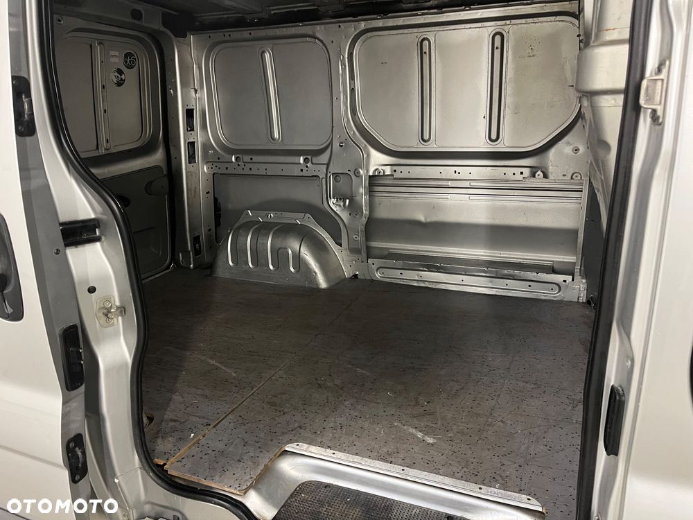 Opel Vivaro - 17
