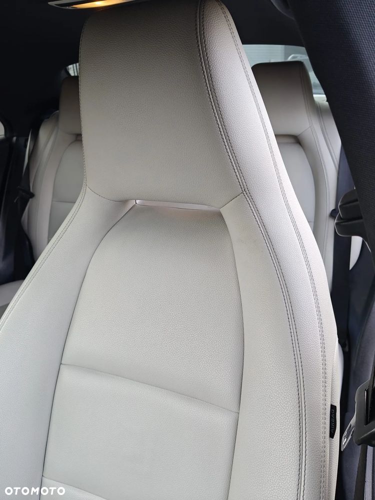 Mercedes-Benz CLA 250 7G-DCT Peak Edition - 23
