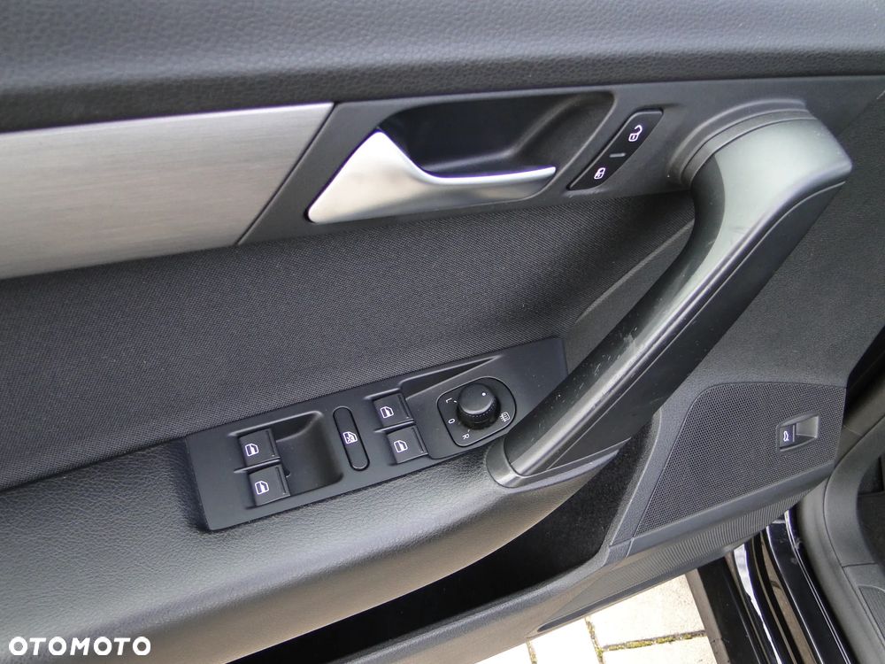 Volkswagen Passat 2.0 TDI BlueMotion Technology Highline - 22