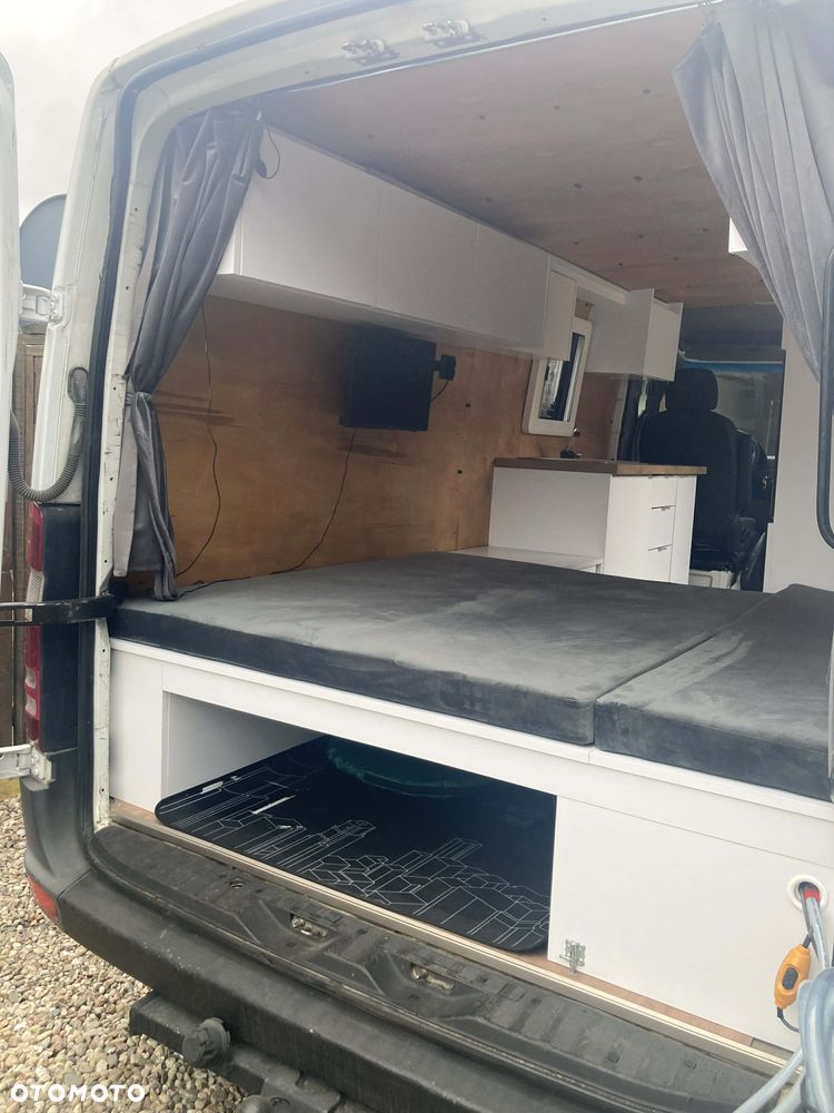 Mercedes-Benz Sprinter - 5
