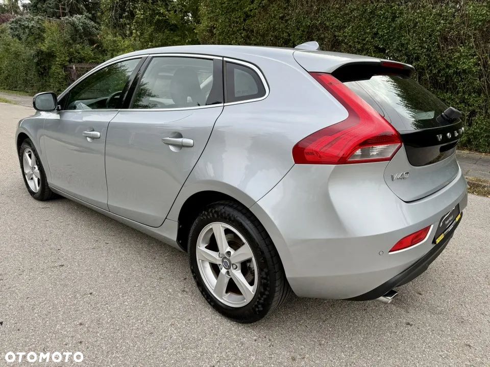 Volvo V40 T3 Momentum - 8