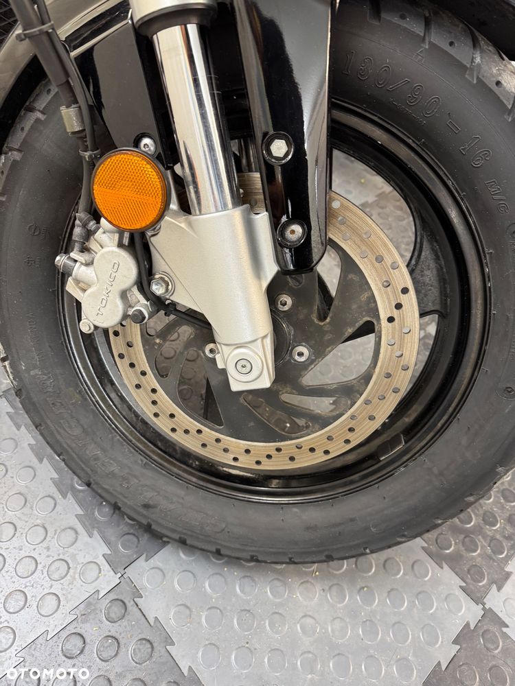 Suzuki Boulevard - 13