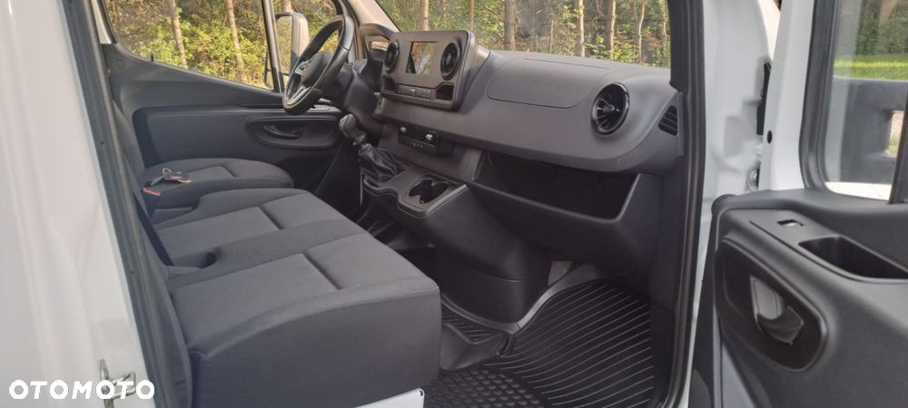 Mercedes-Benz SPRINTER - 12