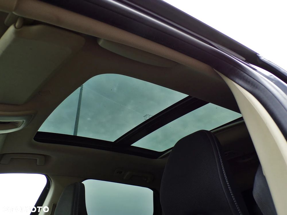 Volvo XC 60 D5 AWD Momentum - 22