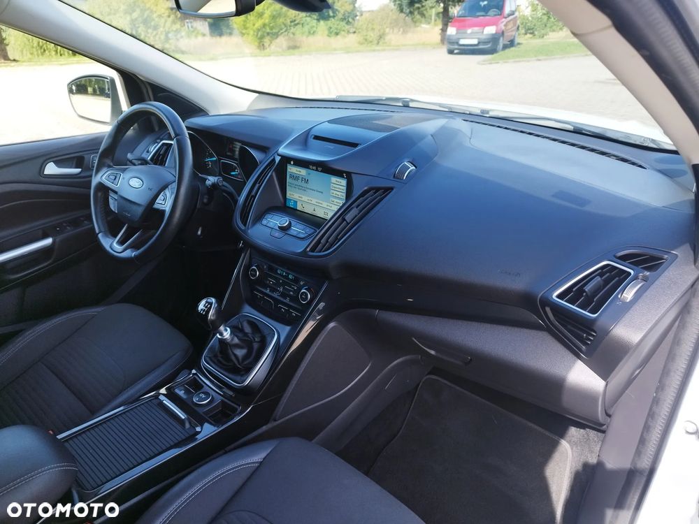 Ford Kuga 1.5 EcoBoost 2x4 Titanium - 29