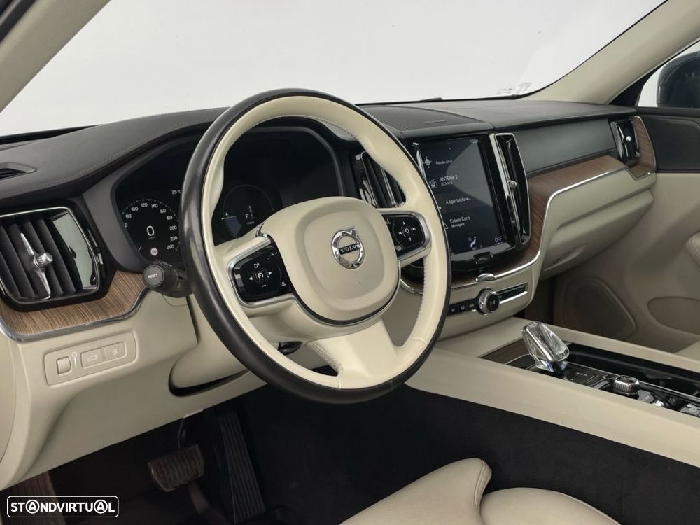 Volvo XC 60 2.0 T8 PHEV Inscription AWD - 17