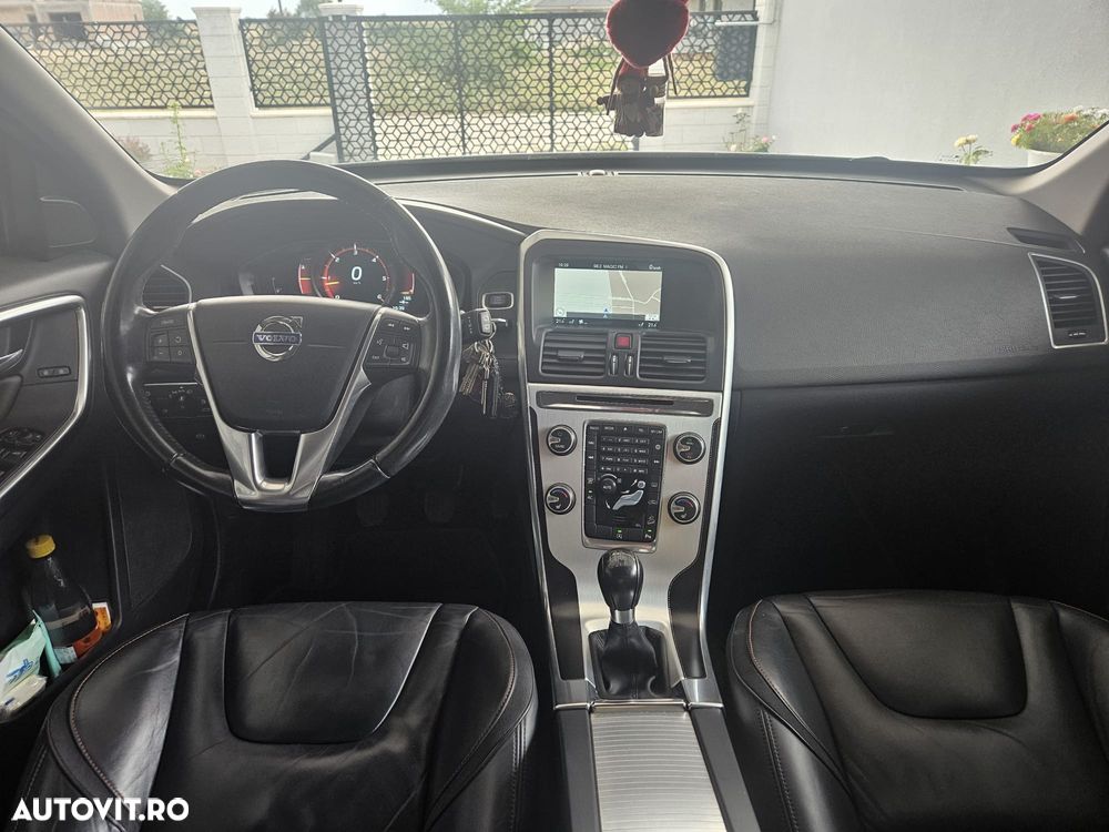 Volvo XC 60 D4 AWD Ocean Race - 12