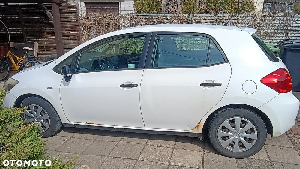 Toyota Auris 1.4 D-4D Terra - 4