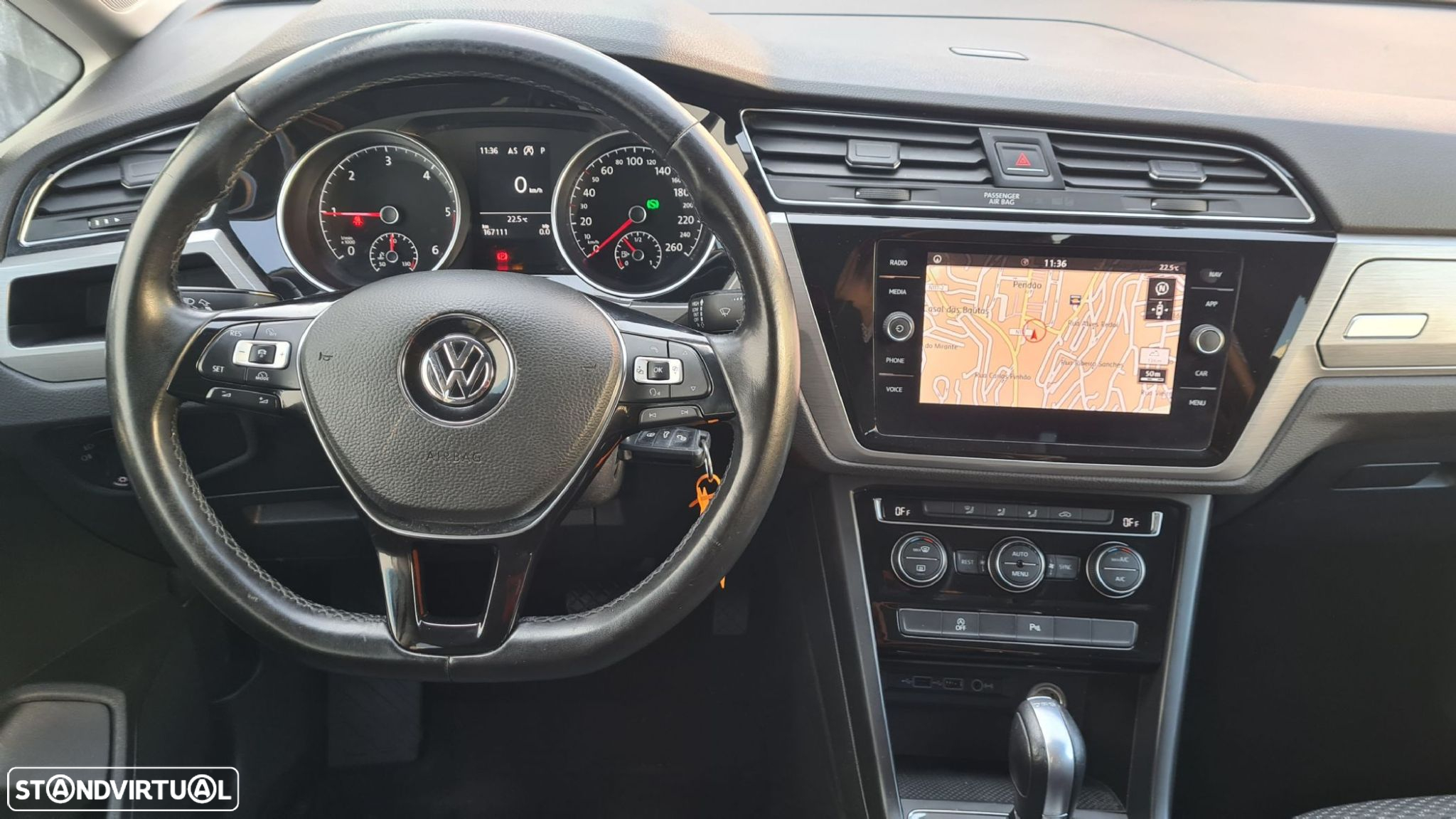 VW Touran 1.6 TDI Confortline DSG - 12