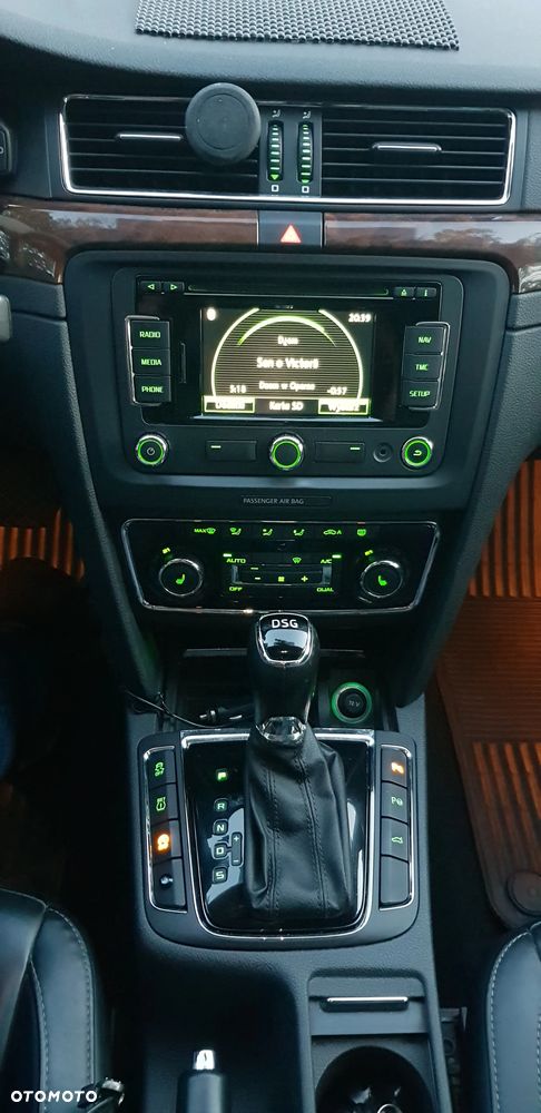 Skoda Superb 2.0 TDI Elegance DSG - 17
