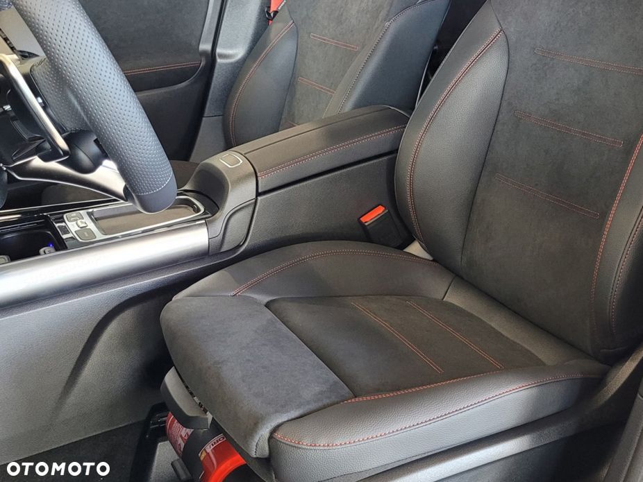 Mercedes-Benz GLA AMG 35 mHEV 4-Matic 8G-DCT - 5
