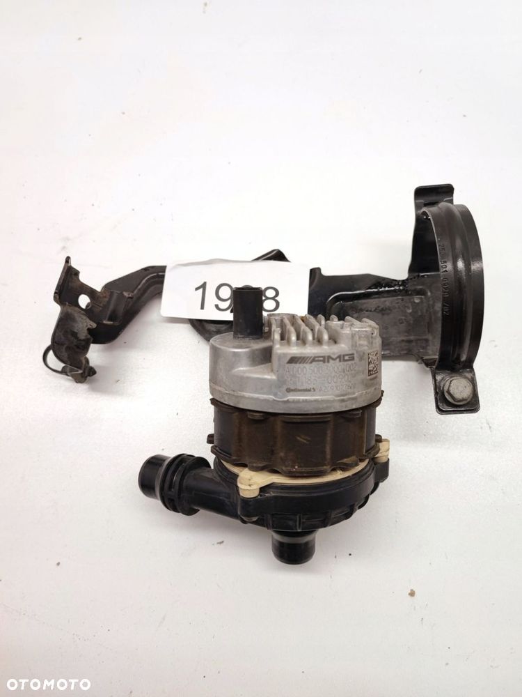 MERCEDES C W205 C63 AMG POMPA WODY A0005003000 - 4