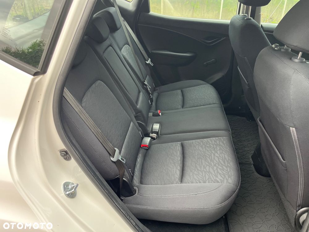 Hyundai ix20 1.4 Comfort - 14