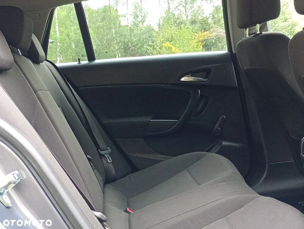 Opel Insignia - 16