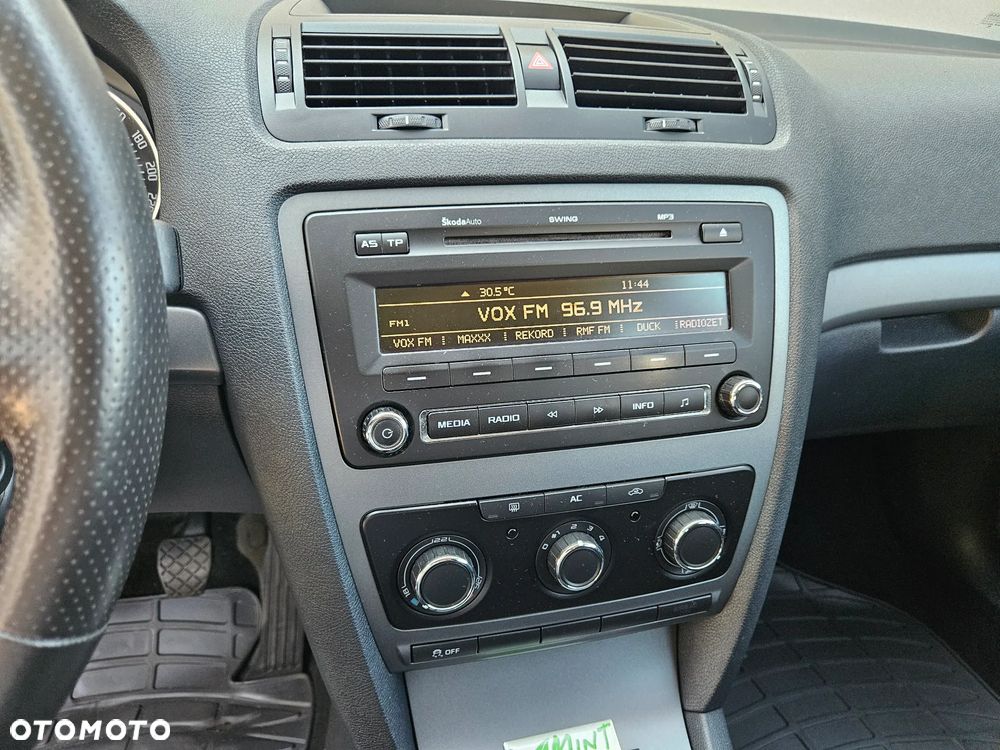Skoda Octavia 1.6 Ambiente - 31