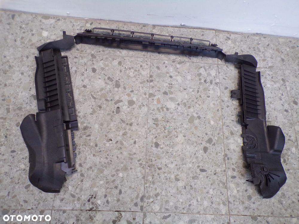KIEROWNICE POWIETRZA MERCEDES W213 A2135050030 - 1