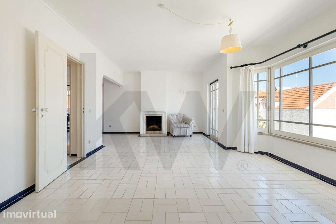 T2 com garagem, terraço e vista de mar no centro histórico de Cascais - Grande imagem: 3/25