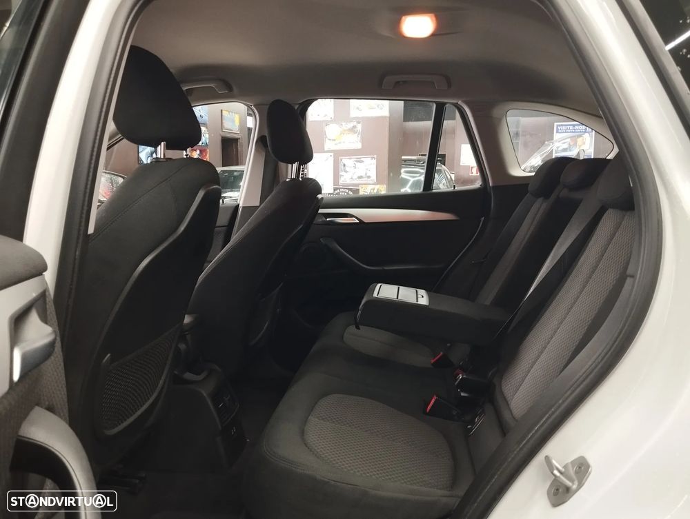 BMW X1 25 e xDrive Corporate Edition - 16