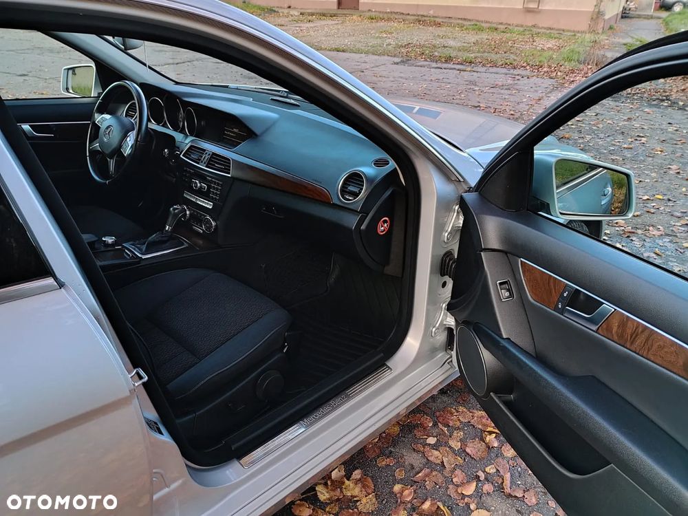 Mercedes-Benz Klasa C 200 T Kompressor Automatik Elegance - 17