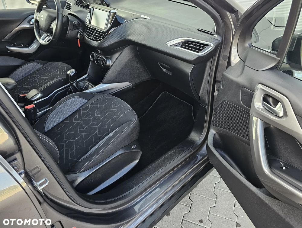 Peugeot 2008 PureTech 82 Allure - 34