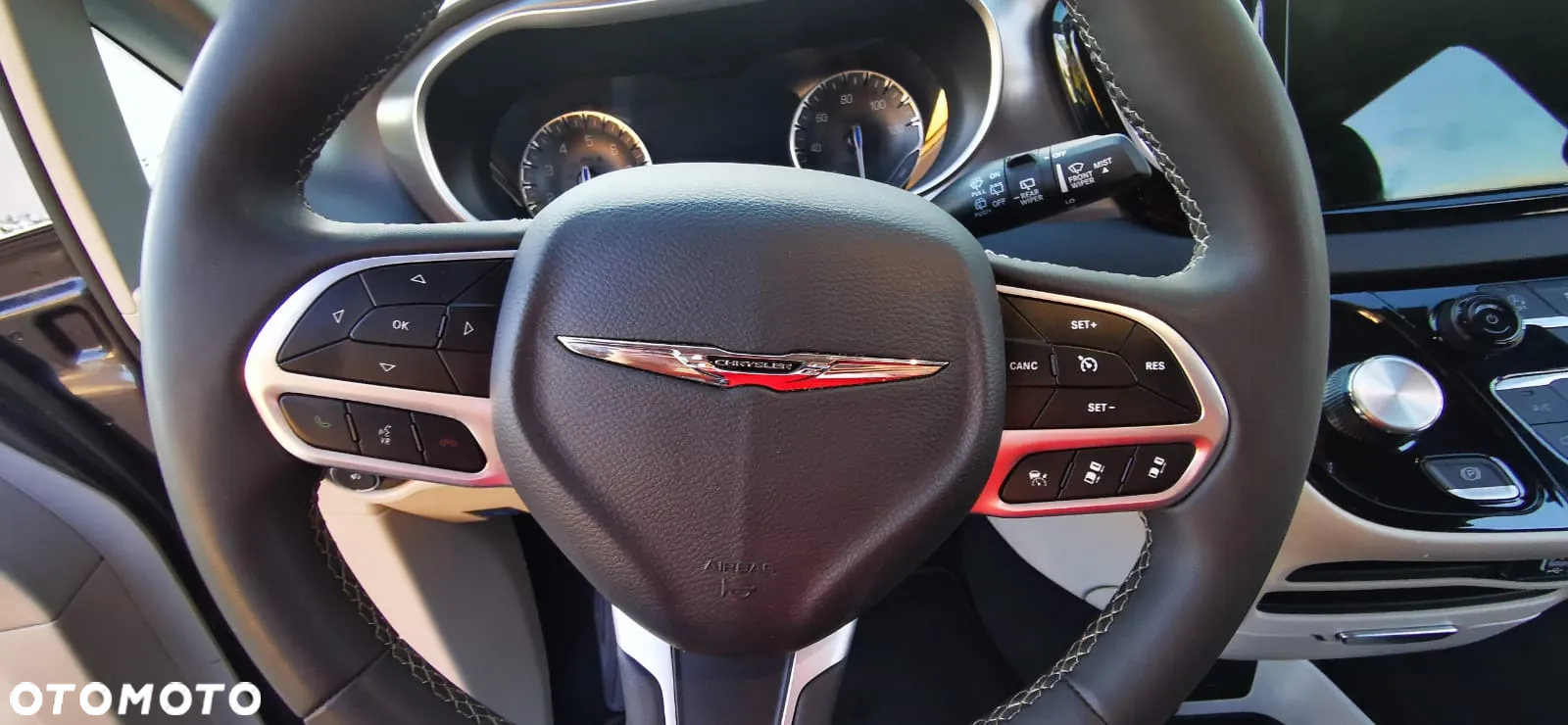 Chrysler Pacifica - 31
