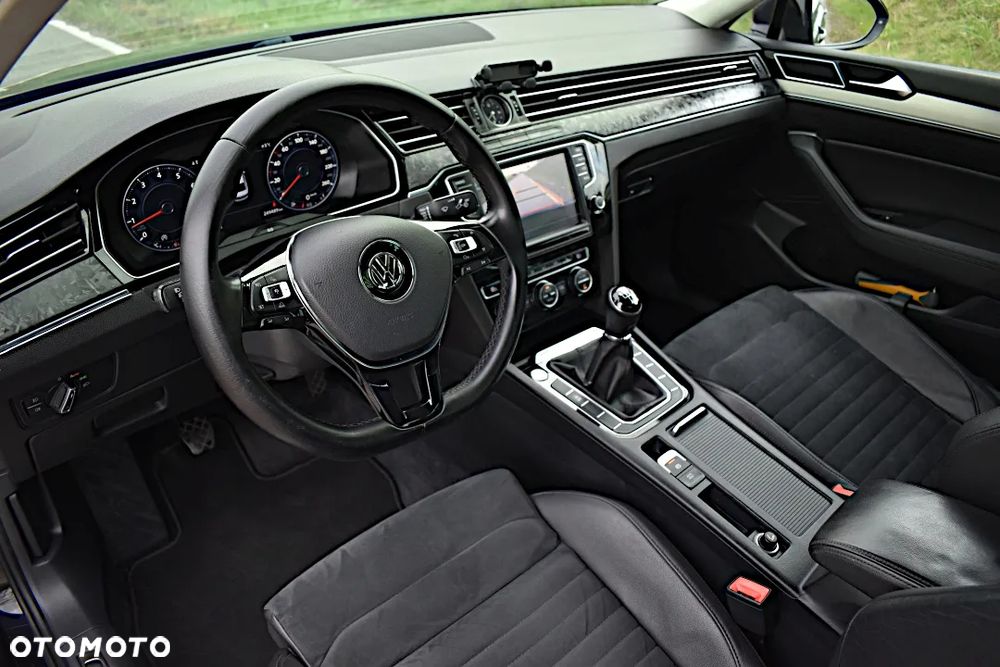 Volkswagen Passat - 34