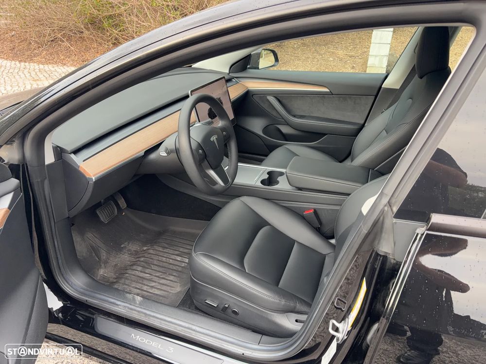 Tesla Model 3 - 4