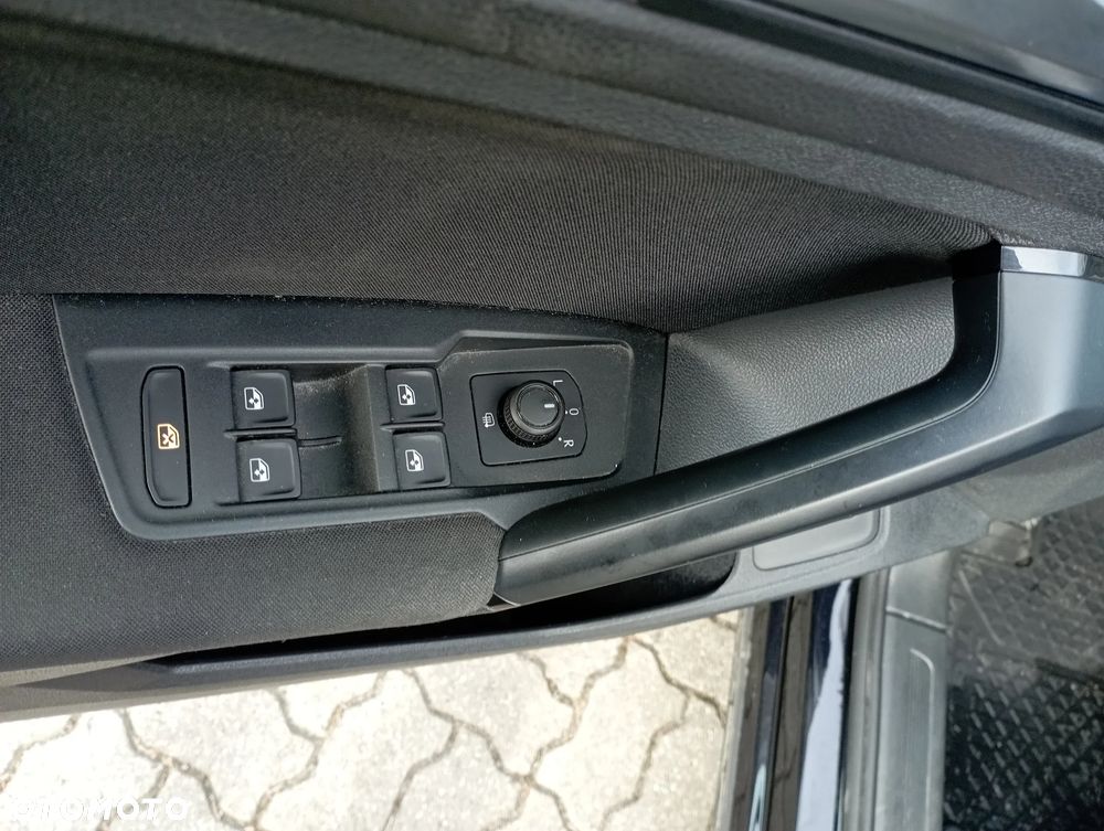 Volkswagen Tiguan - 9